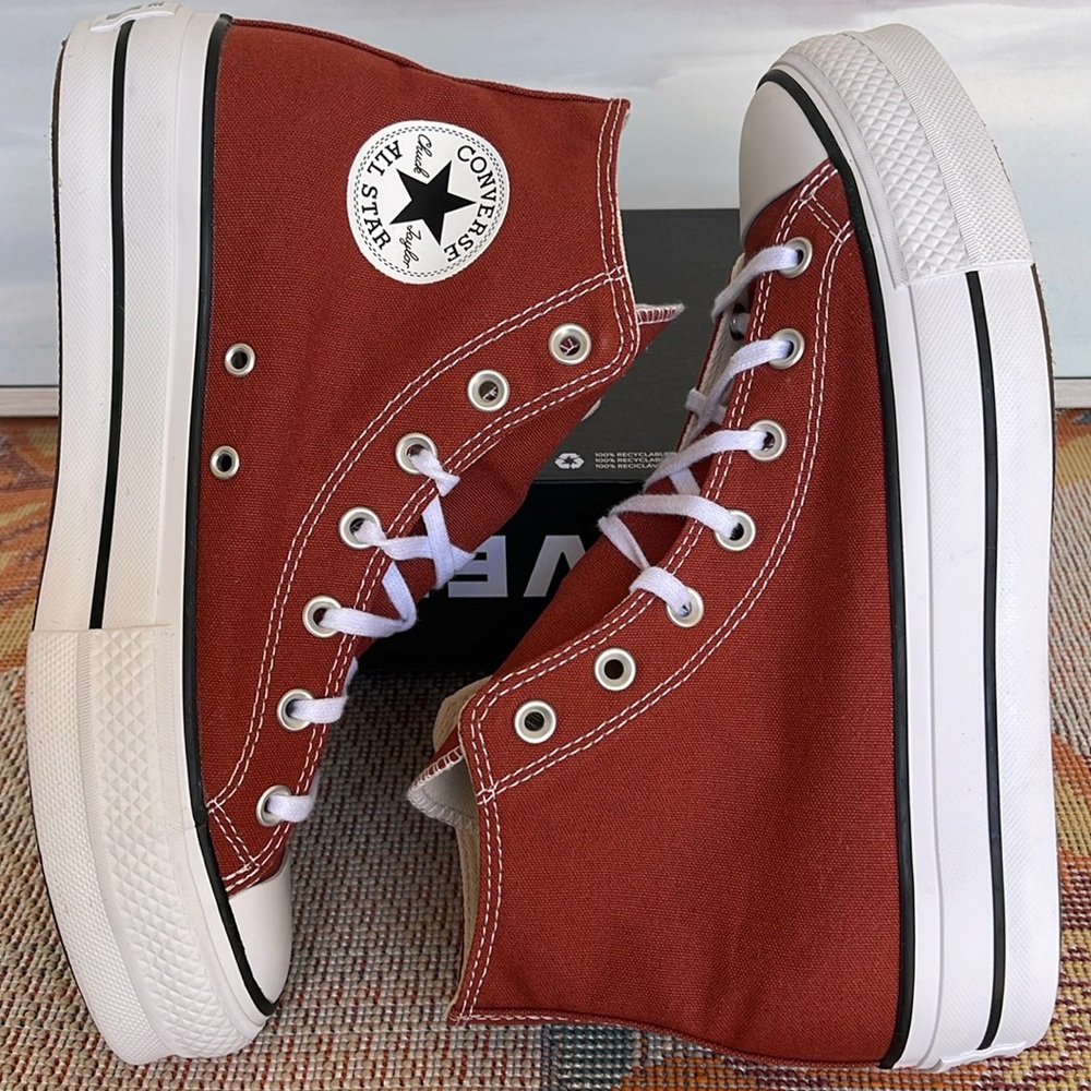Converse WMNS CTAS A06896F
CTAS LIFT HI
RITUAL RED/WHITE/BLACK
Platforms - Picture 12 of 16